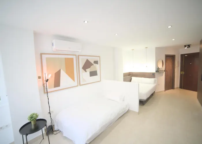 Estudio Playa & Centro - Piscina Y Todo A Pie Appartement *